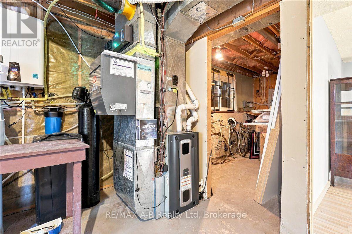 15 Railway Street, Stratford, Ontario  N5A 2H8 - Photo 38 - X13638120