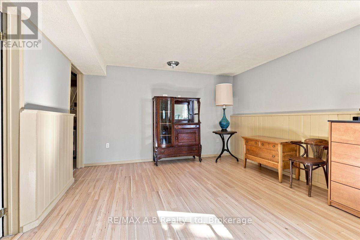 15 Railway Street, Stratford, Ontario  N5A 2H8 - Photo 34 - X13638120
