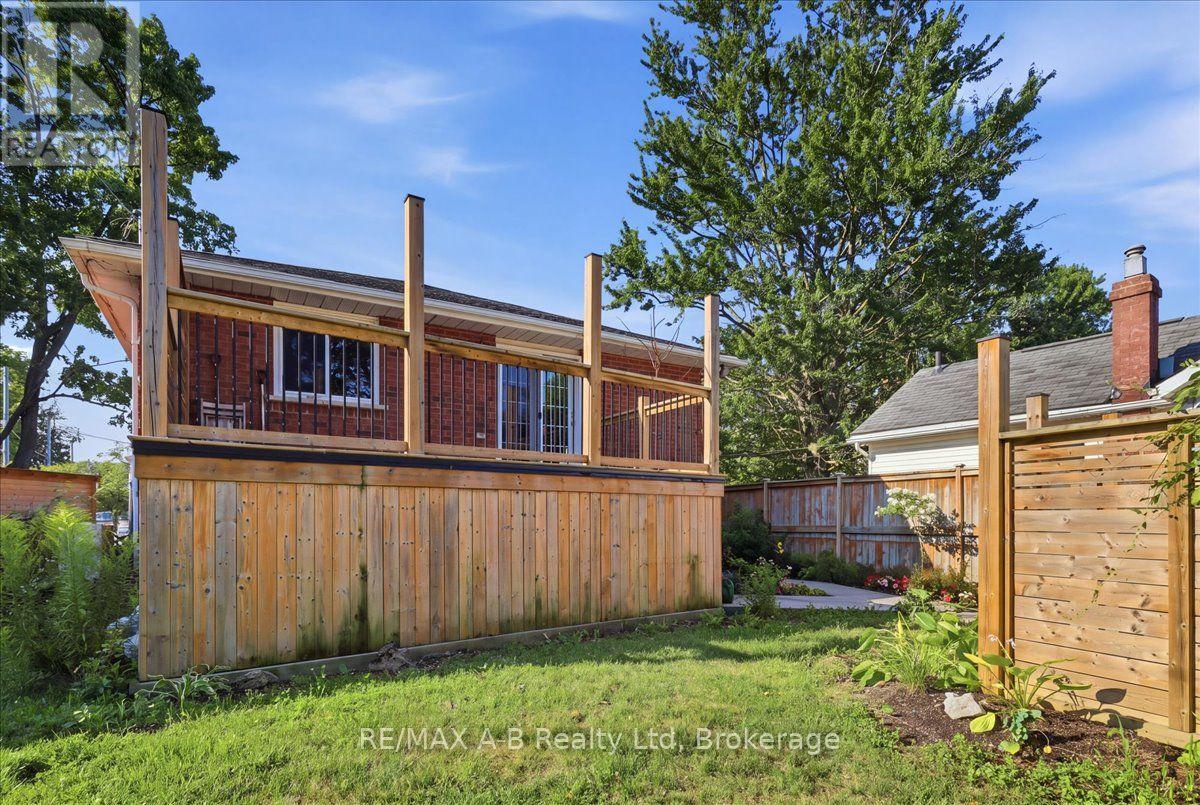 15 Railway Street, Stratford, Ontario  N5A 2H8 - Photo 7 - X13638120