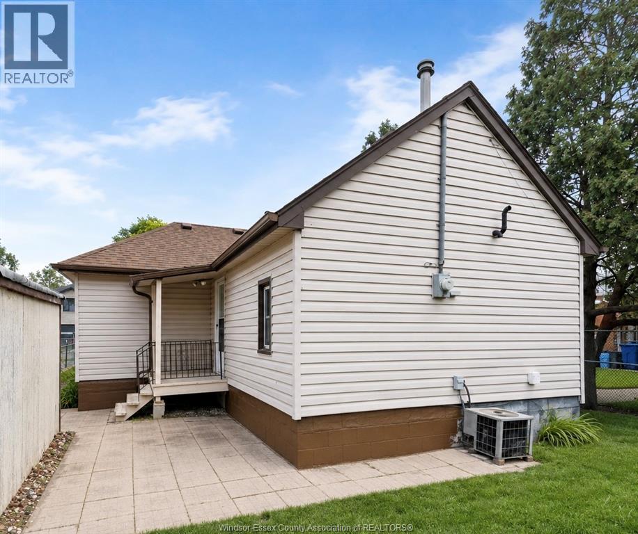 1589 Drouillard, Windsor, Ontario  N8Y 2S1 - Photo 10 - 26019007