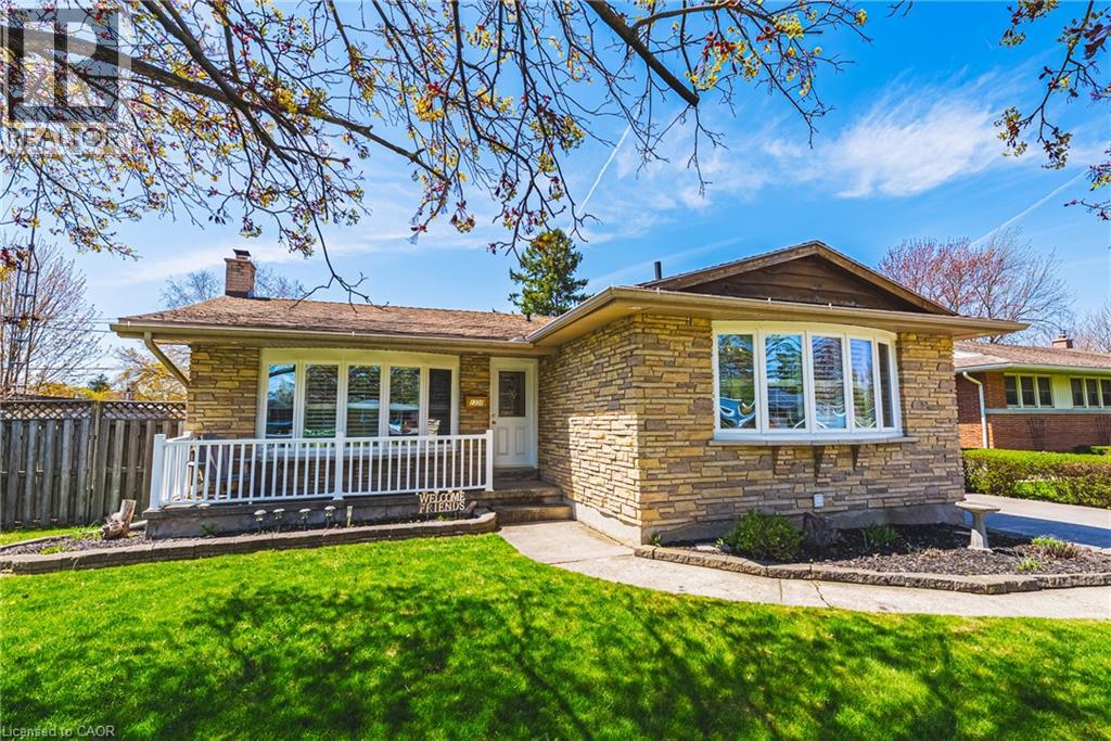 1338 Eleanor Avenue, Cambridge, Ontario  N3H 4N2 - Photo 3 - 40853625