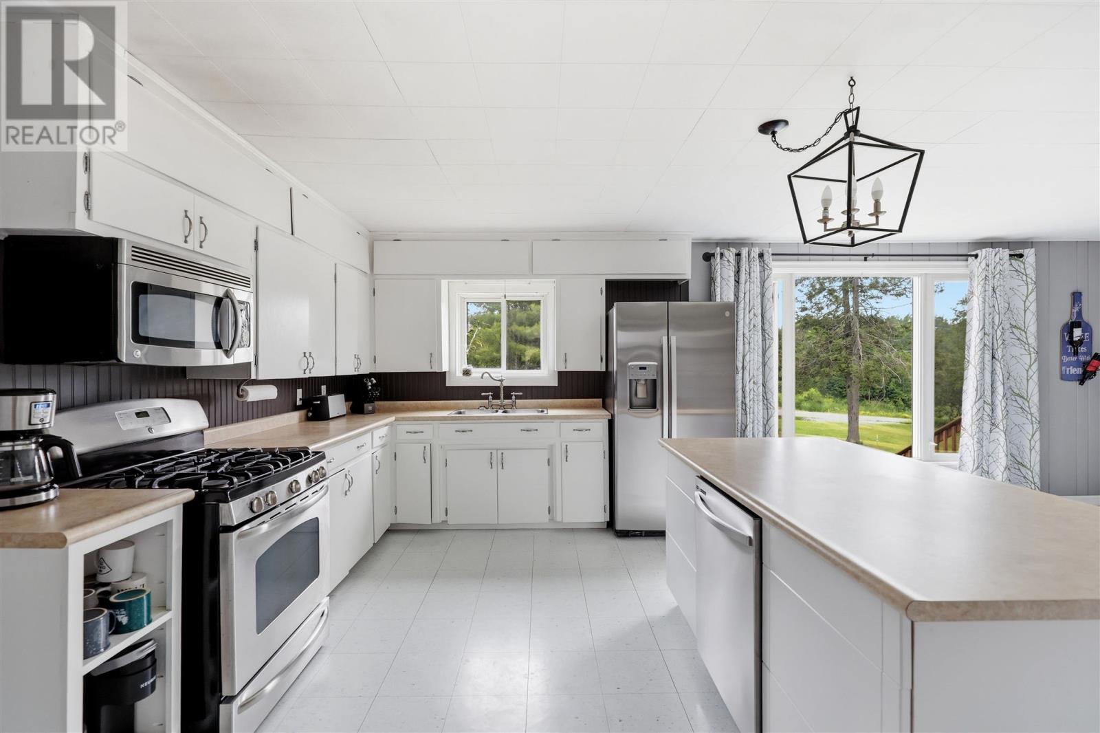608 Robb Rd, Blind River, Ontario  P0R 1B0 - Photo 10 - SM261672