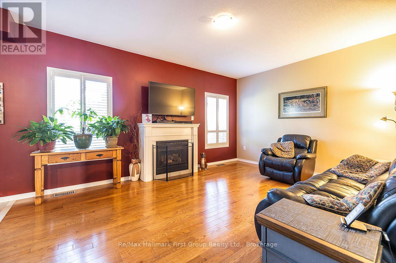 1620 Badgley Drive, Oshawa, Ontario  L1K 0H2 - Photo 7 - E13563936