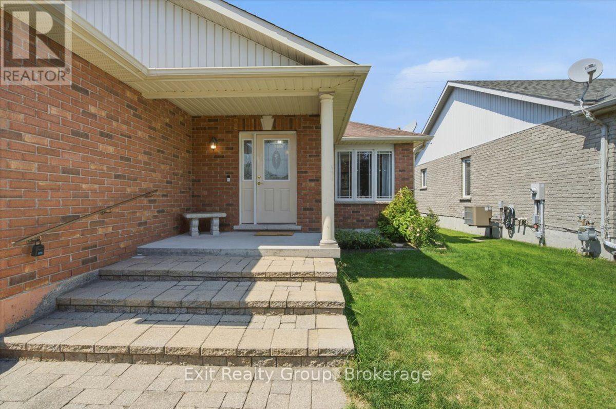 55 Gavey Street, Belleville, Ontario  K8N 0L8 - Photo 3 - X13643590