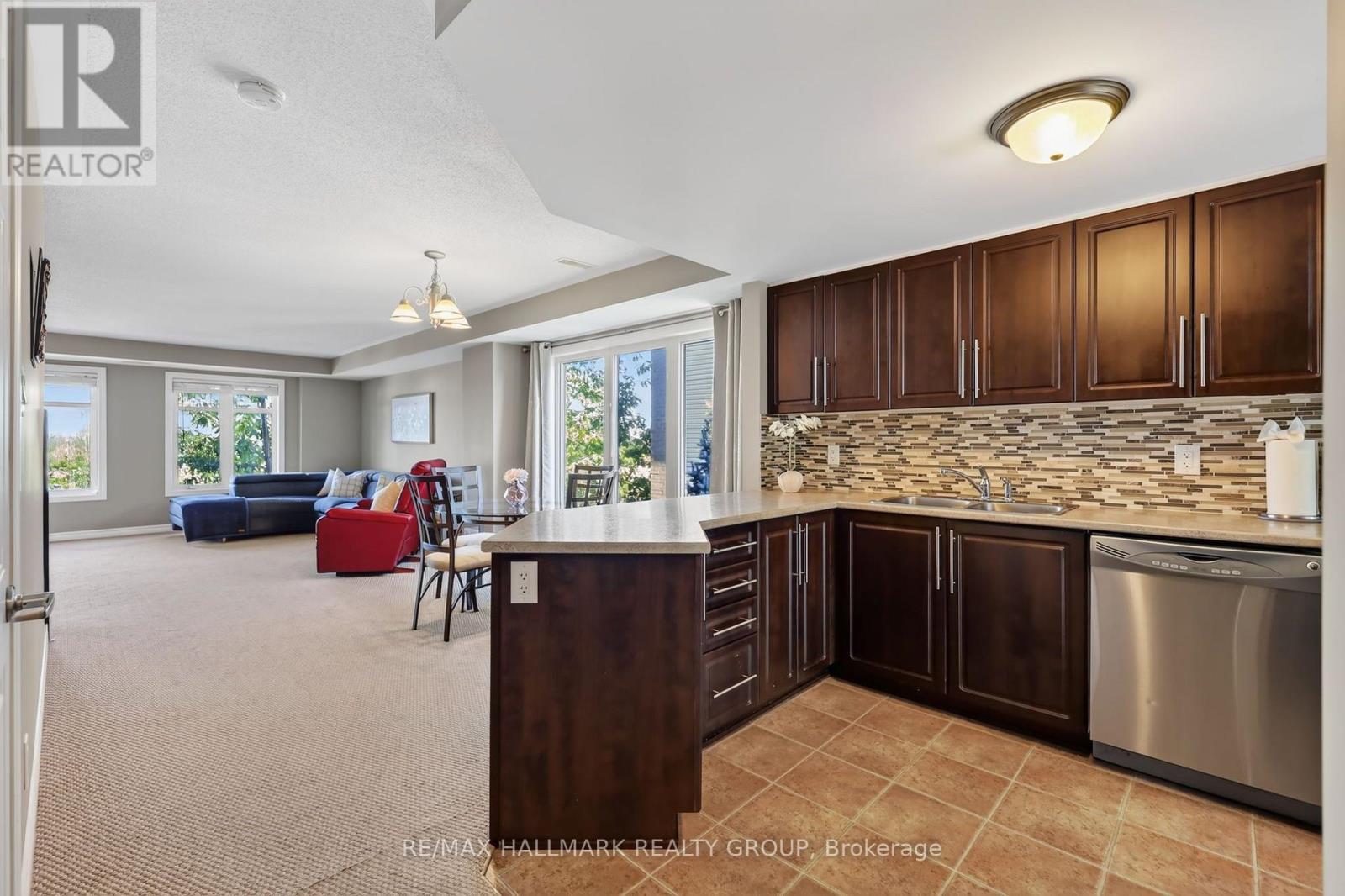 62 Argent Private, Ottawa, Ontario  K2K 0H2 - Photo 3 - X13643586