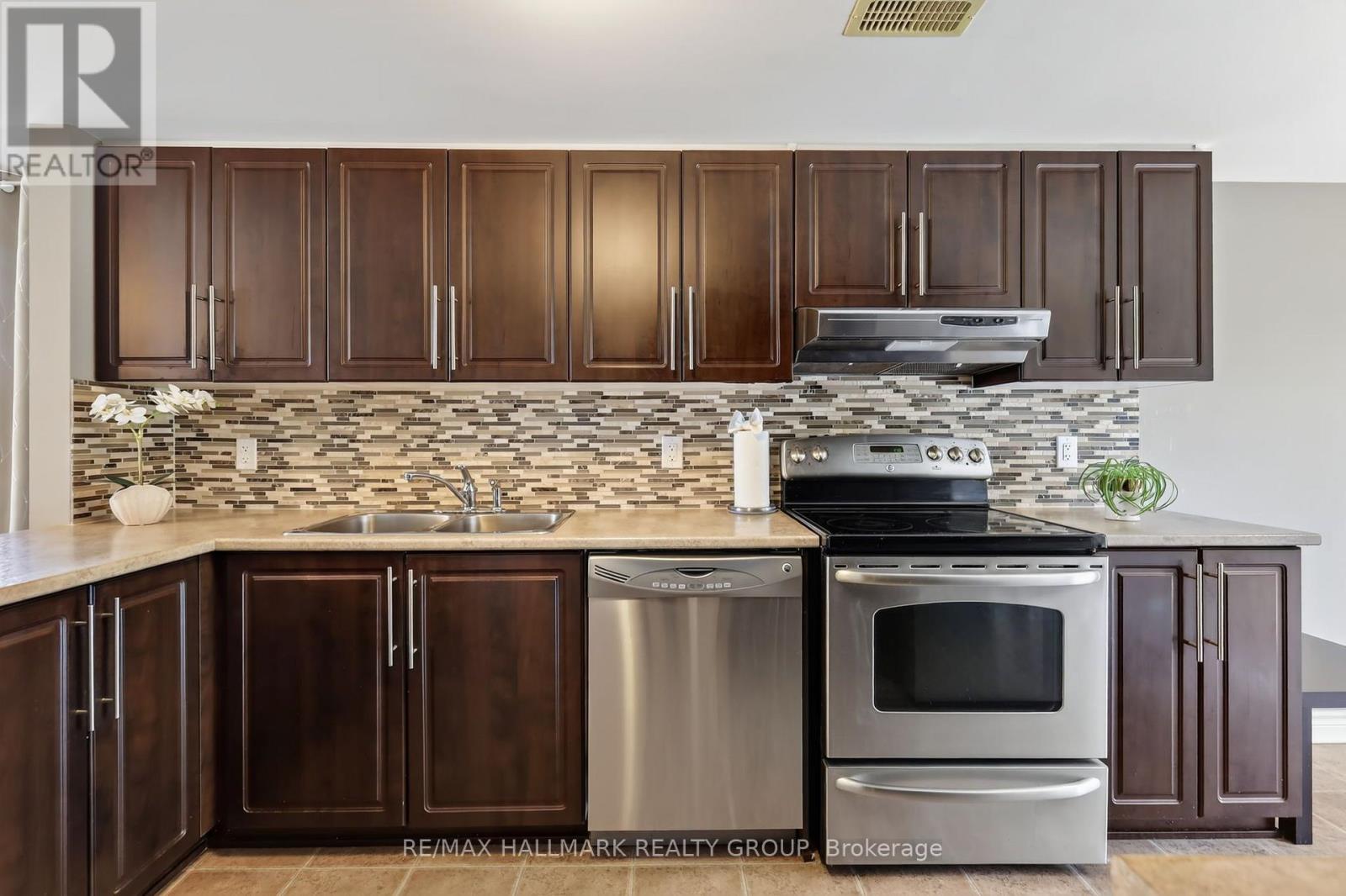 62 Argent Private, Ottawa, Ontario  K2K 0H2 - Photo 5 - X13643586