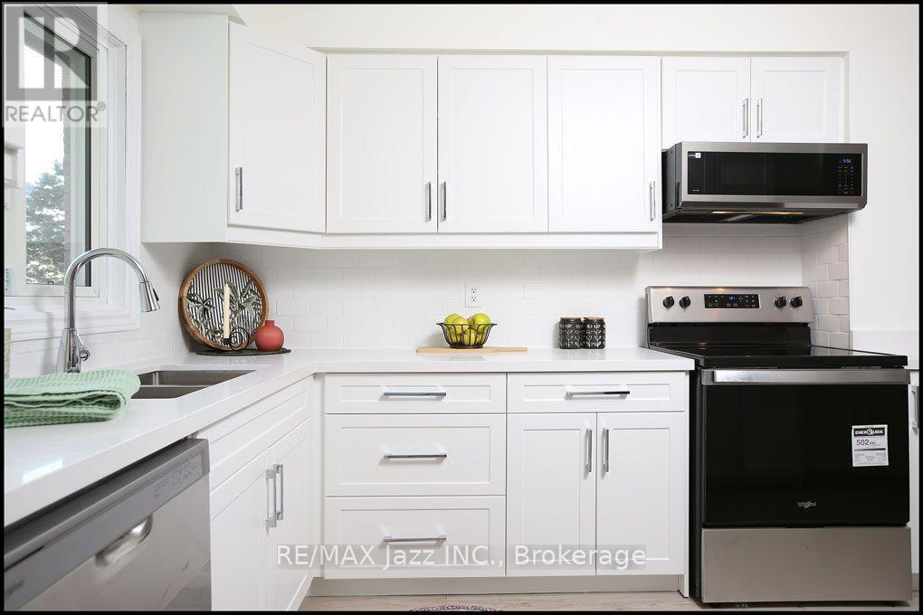 90 - 611 Galahad Drive, Oshawa, Ontario L1K 1M1 - Photo 4 - E13545954