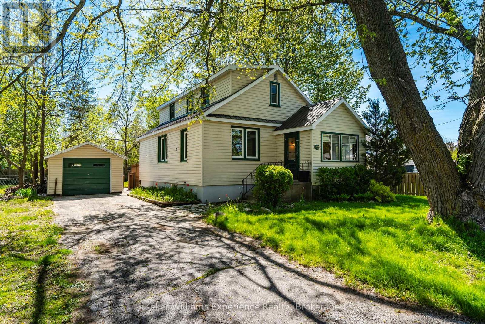 239 Oak Street, Clearview (Stayner), Ontario  L0M 1S0 - Photo 1 - S13643542