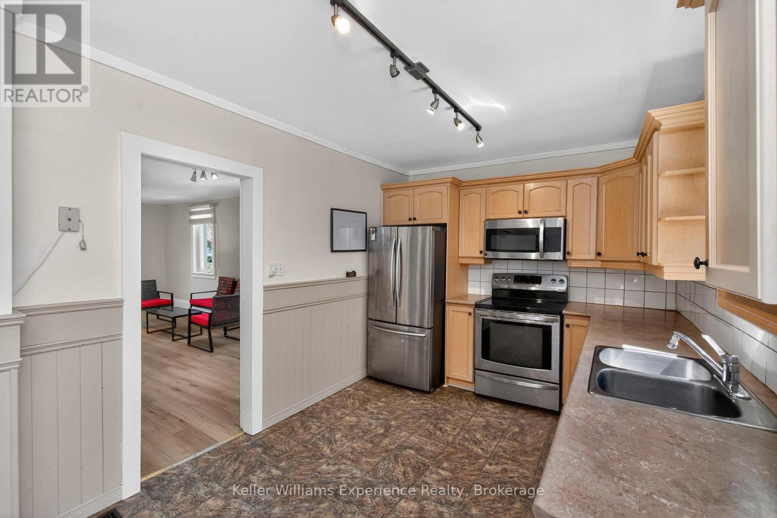 239 Oak Street, Clearview (Stayner), Ontario  L0M 1S0 - Photo 15 - S13643542