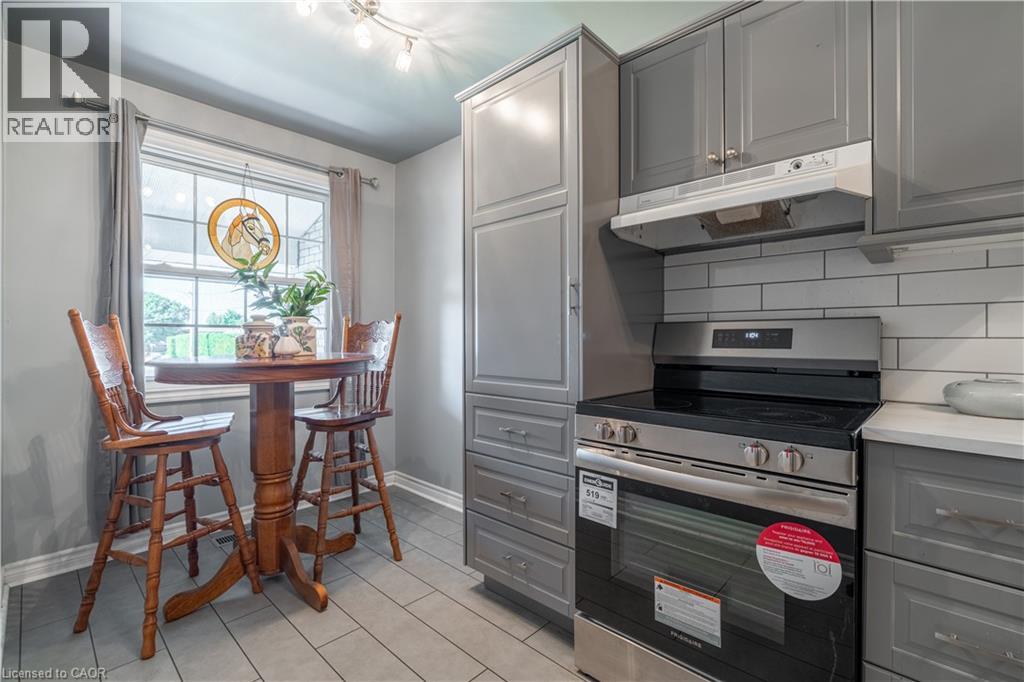 54 Kinross Street, Caledonia, Ontario  N3W 1K1 - Photo 8 - 40853757