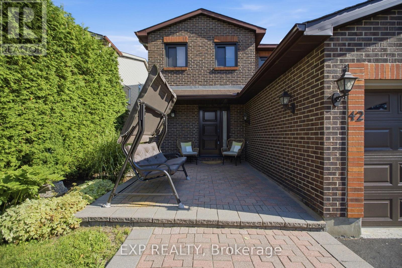 42 Valley Ridge Street, Ottawa, Ontario  K2E 7W2 - Photo 4 - X13631544