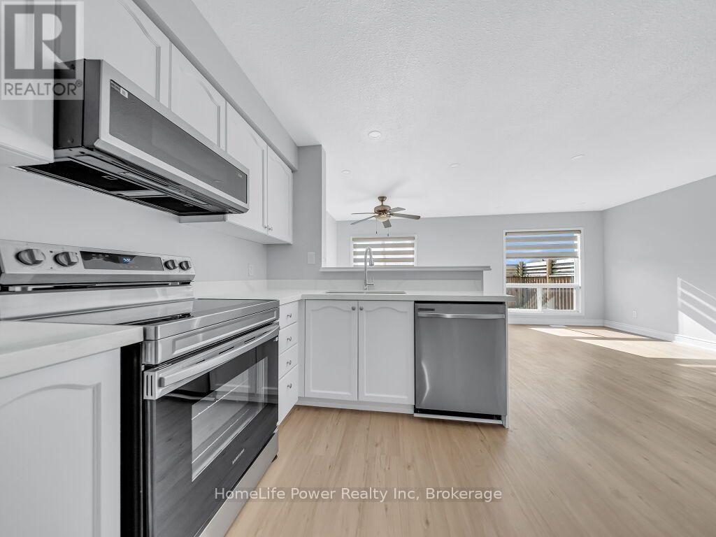 39 Reistview Street, Kitchener, Ontario  N2E 4H3 - Photo 10 - X13643610