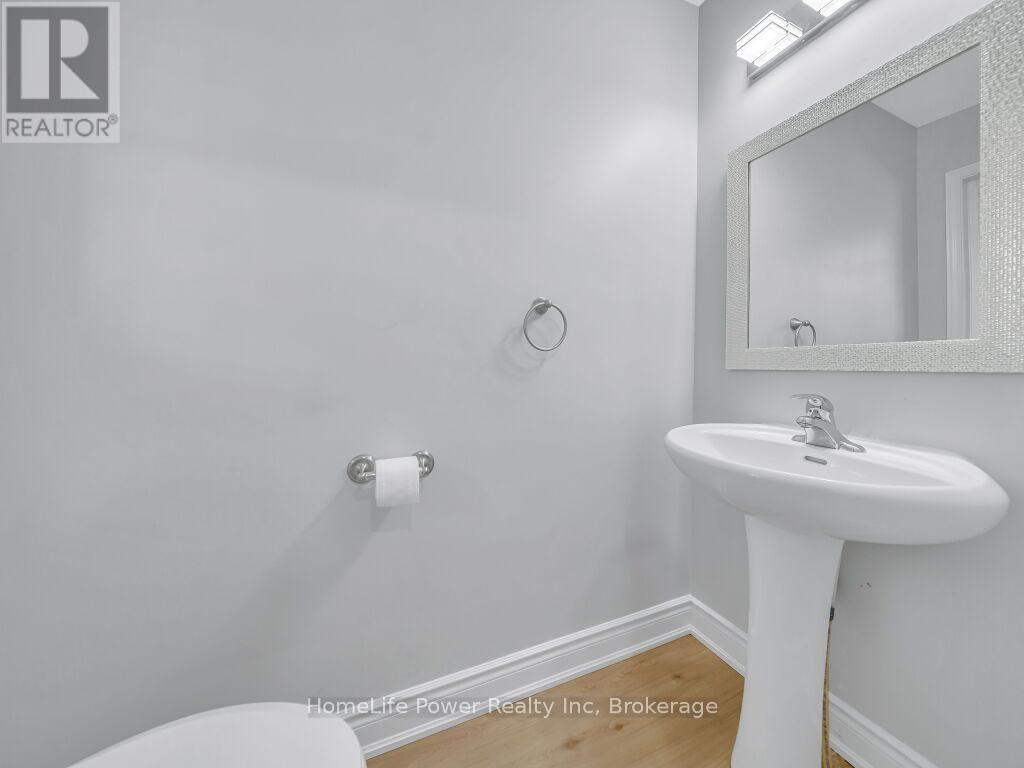 39 Reistview Street, Kitchener, Ontario  N2E 4H3 - Photo 13 - X13643610