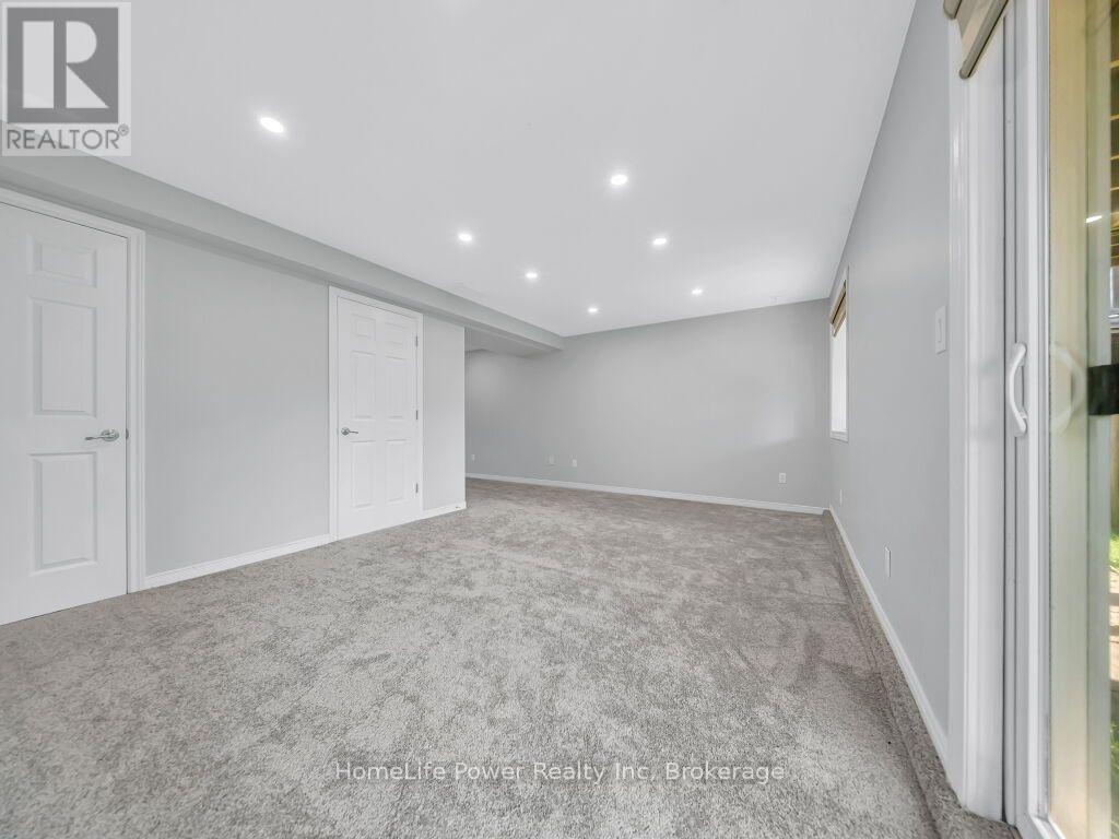 39 Reistview Street, Kitchener, Ontario  N2E 4H3 - Photo 30 - X13643610
