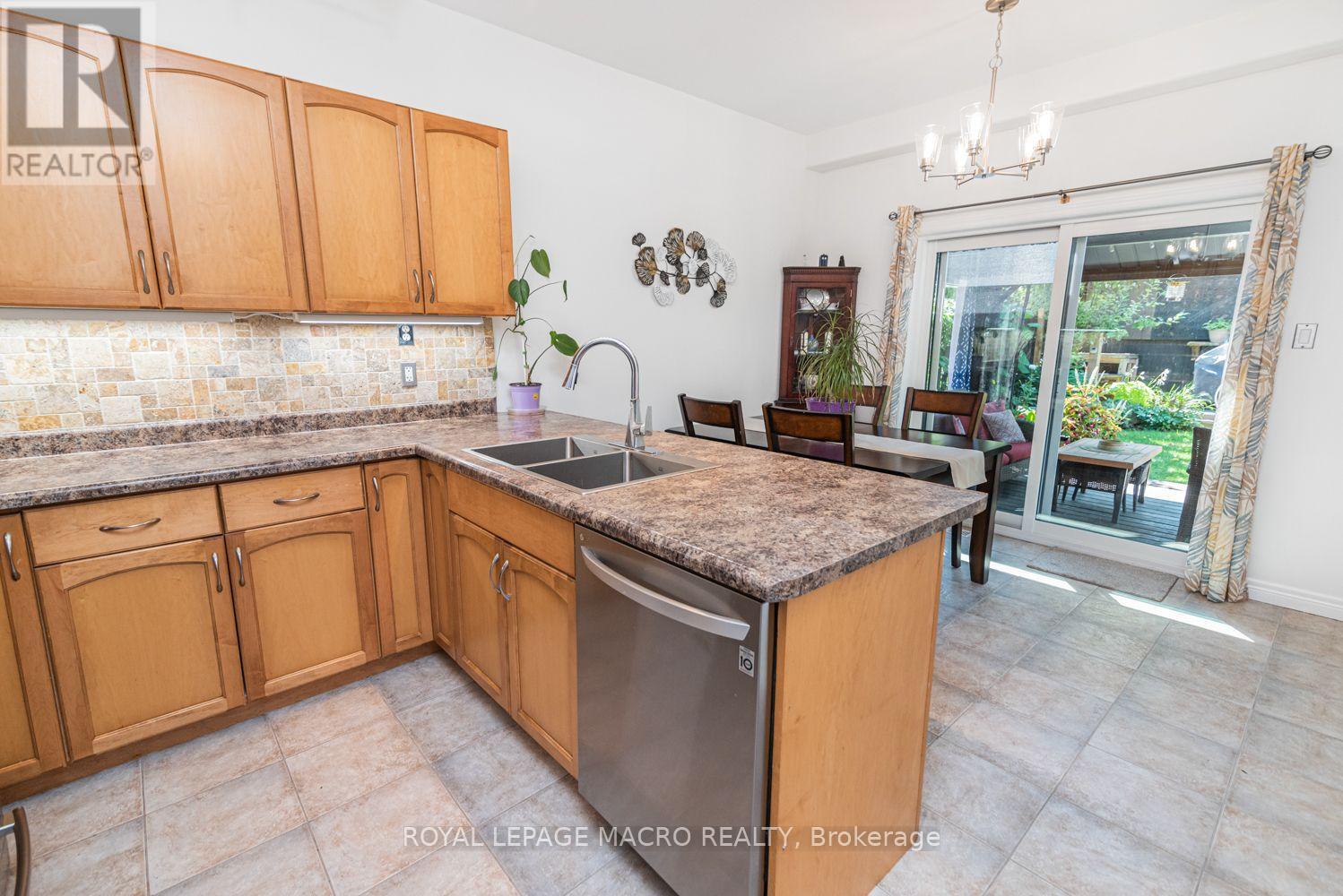 102 Willow Lane, Grimsby, Ontario  L3M 5P7 - Photo 13 - X13616466