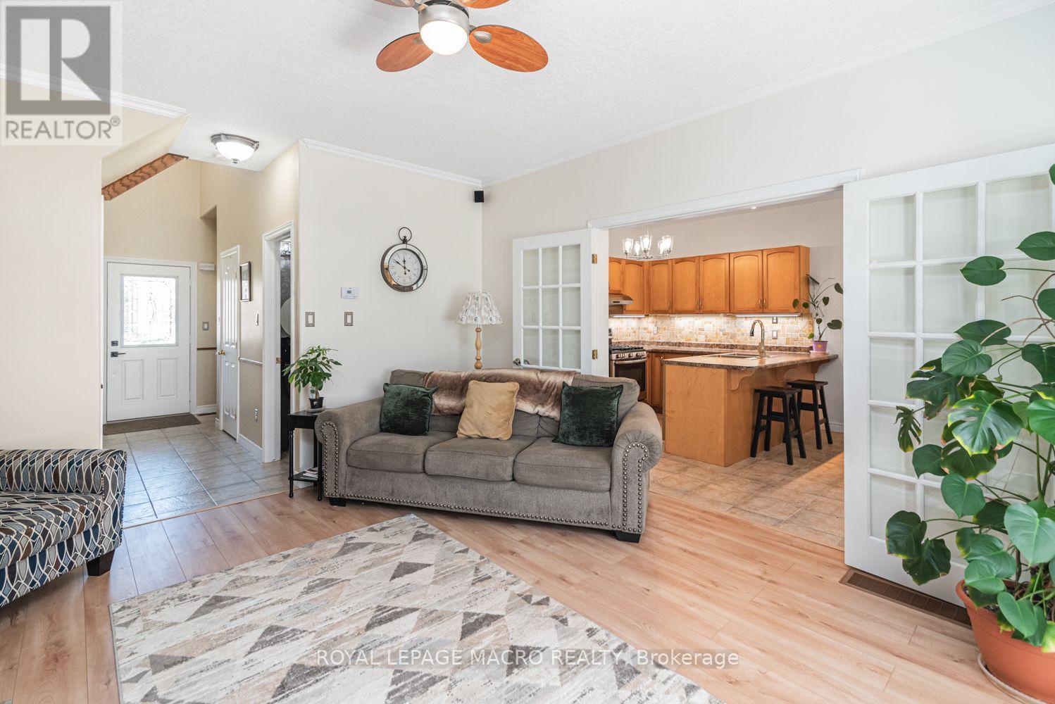 102 Willow Lane, Grimsby, Ontario  L3M 5P7 - Photo 7 - X13616466