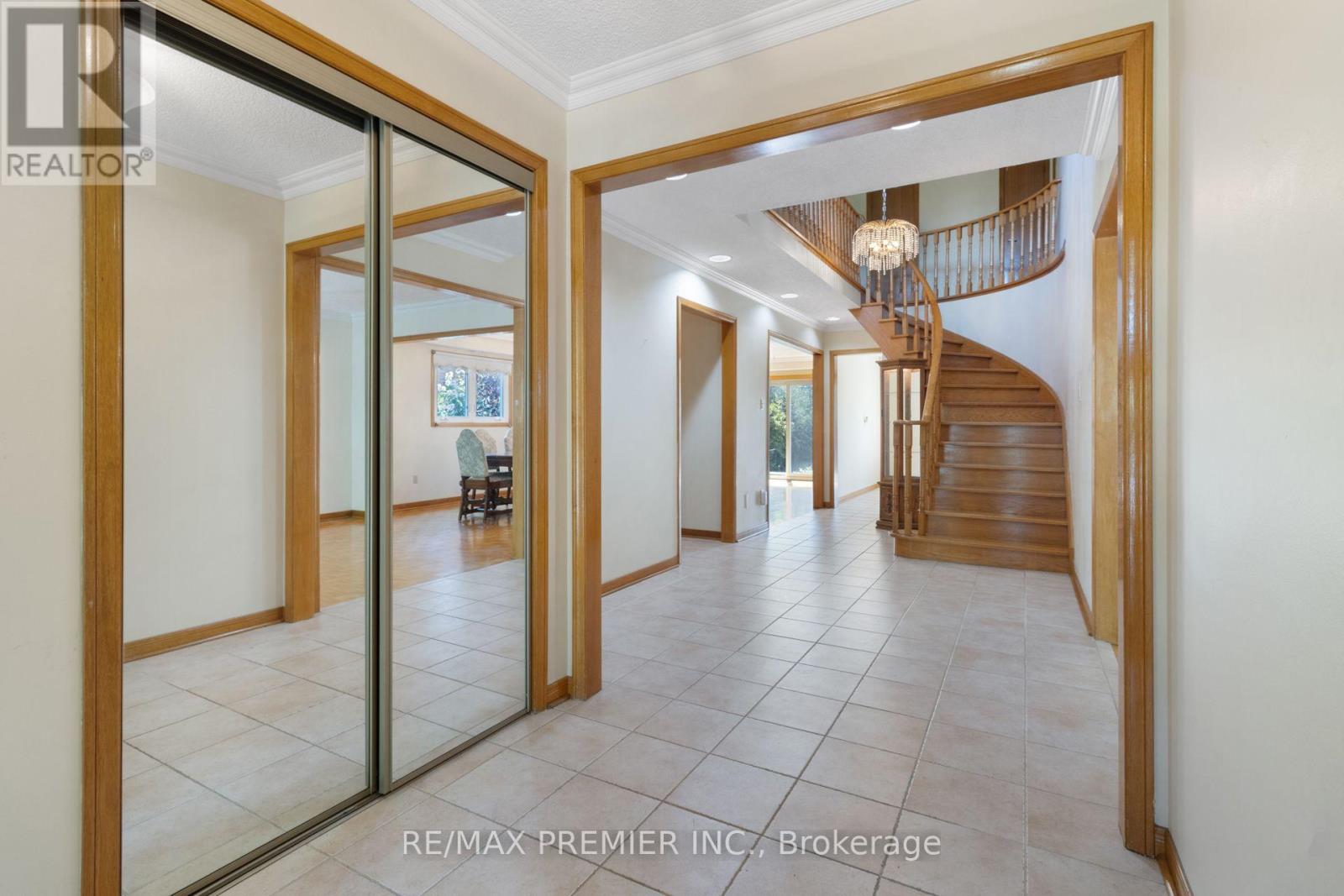 28 Marevan Place, Vaughan, Ontario  L4L 3H8 - Photo 3 - N13643570