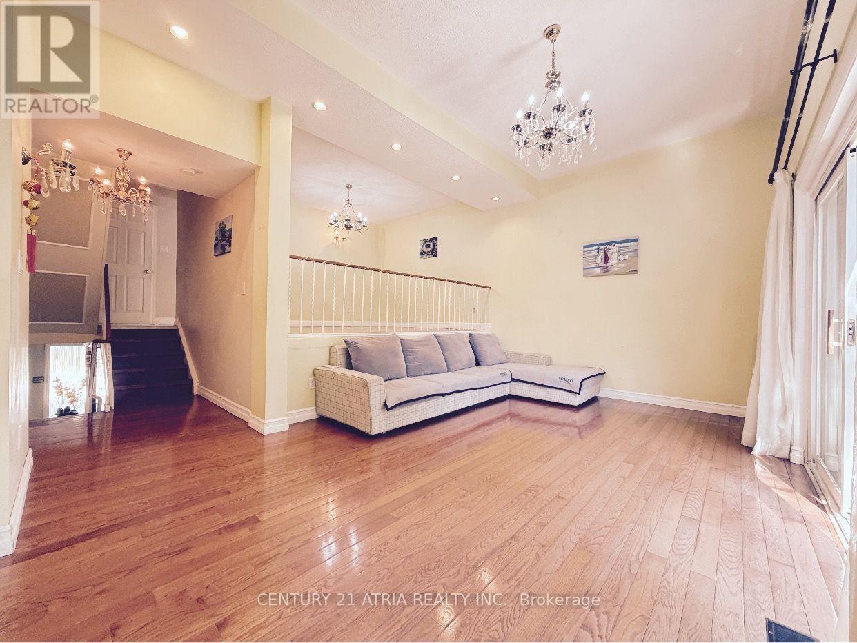 1 Grass Meadoway, Toronto, Ontario  M2H 2V4 - Photo 3 - C13573848