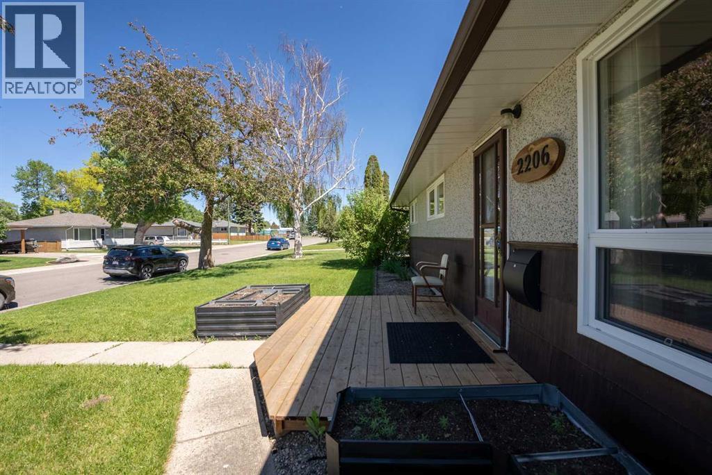 2206 5a Avenue N, Lethbridge, Alberta  T1H 0R5 - Photo 5 - A2319331