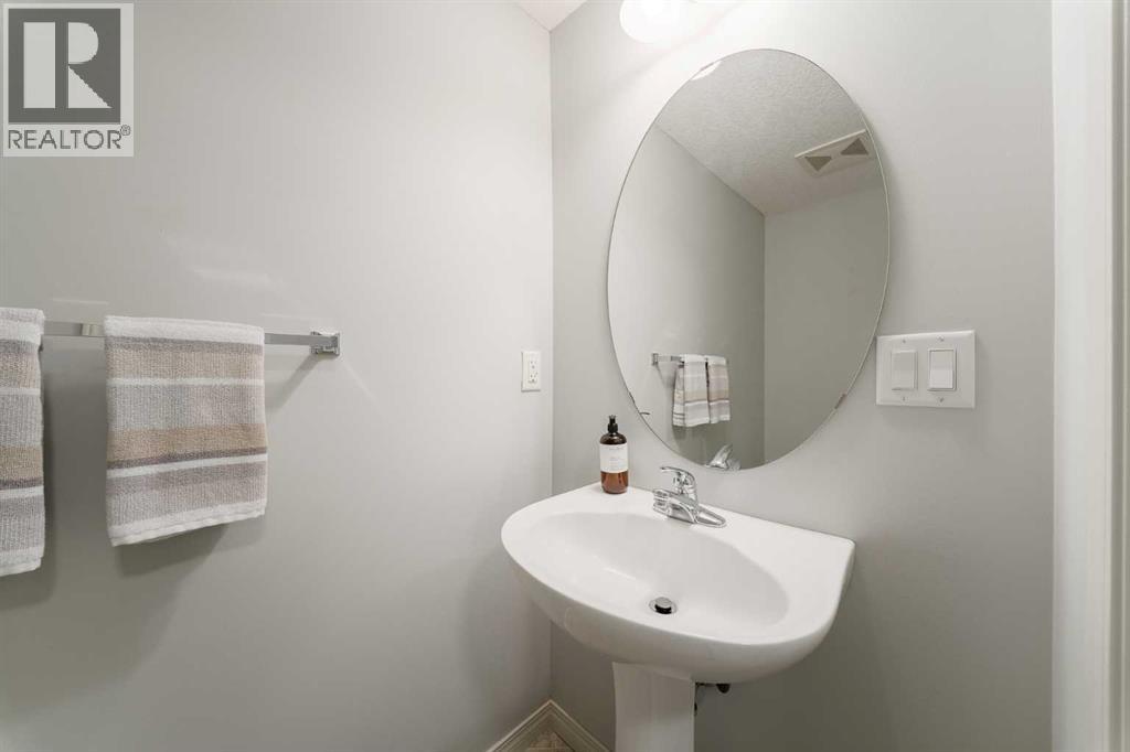 2135, 48 Inverness Gate SE, Calgary, Alberta  T2Z 4N1 - Photo 5 - A2334978