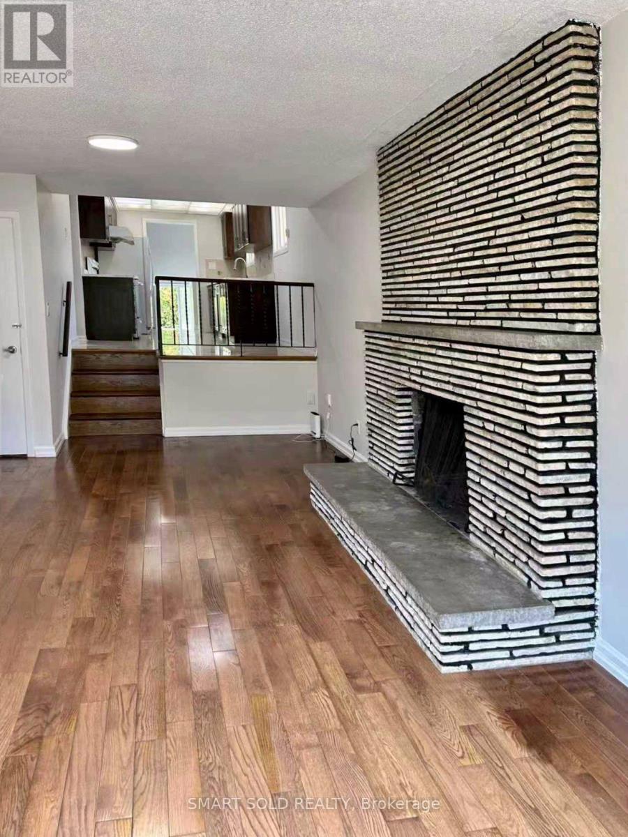 Main + Upper - 31 Silas Hill Drive, Toronto, Ontario  M2J 2X8 - Photo 4 - C13630628
