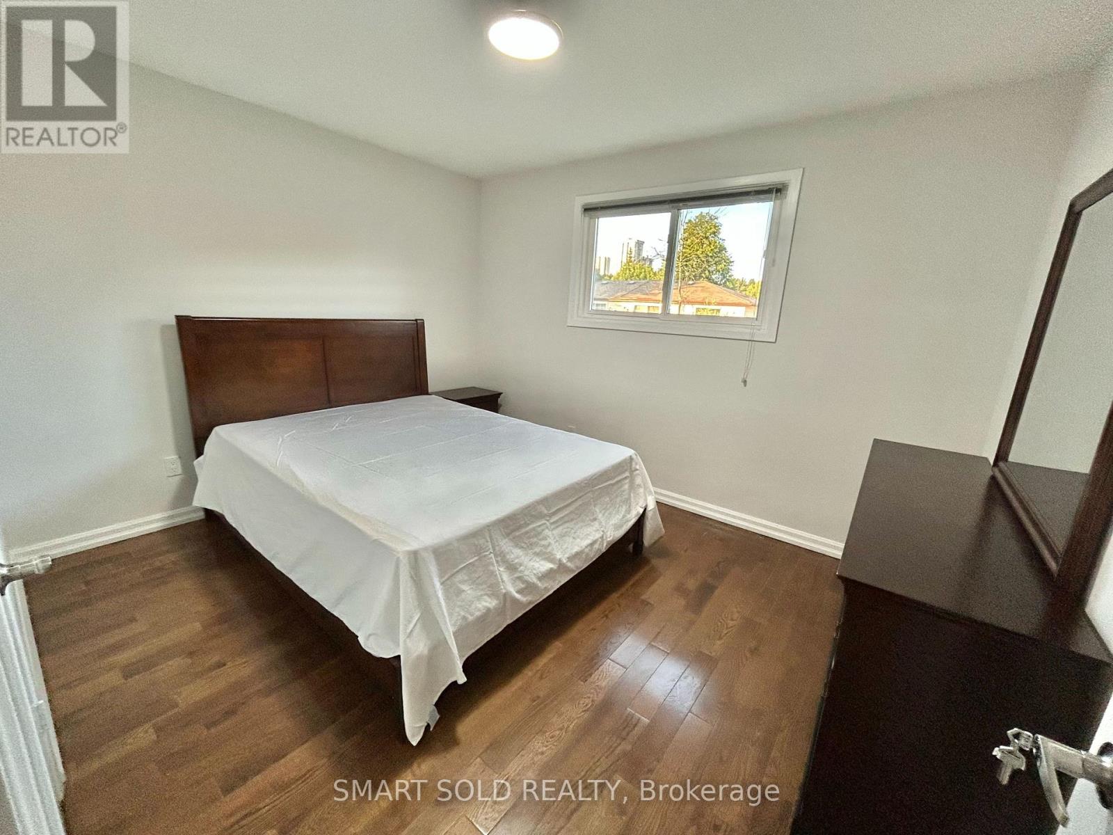 Main + Upper - 31 Silas Hill Drive, Toronto, Ontario  M2J 2X8 - Photo 9 - C13630628