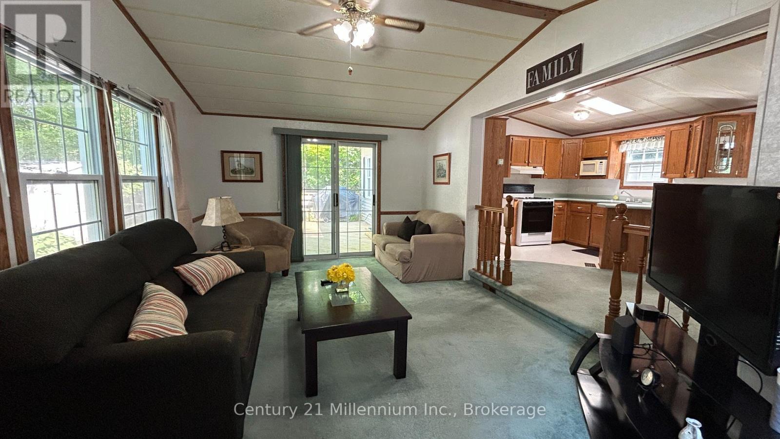 41 The Boardwalk, Wasaga Beach, Ontario  L9Z 3A8 - Photo 2 - S13643950
