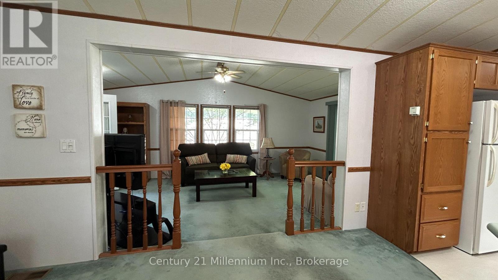 41 The Boardwalk, Wasaga Beach, Ontario  L9Z 3A8 - Photo 3 - S13643950