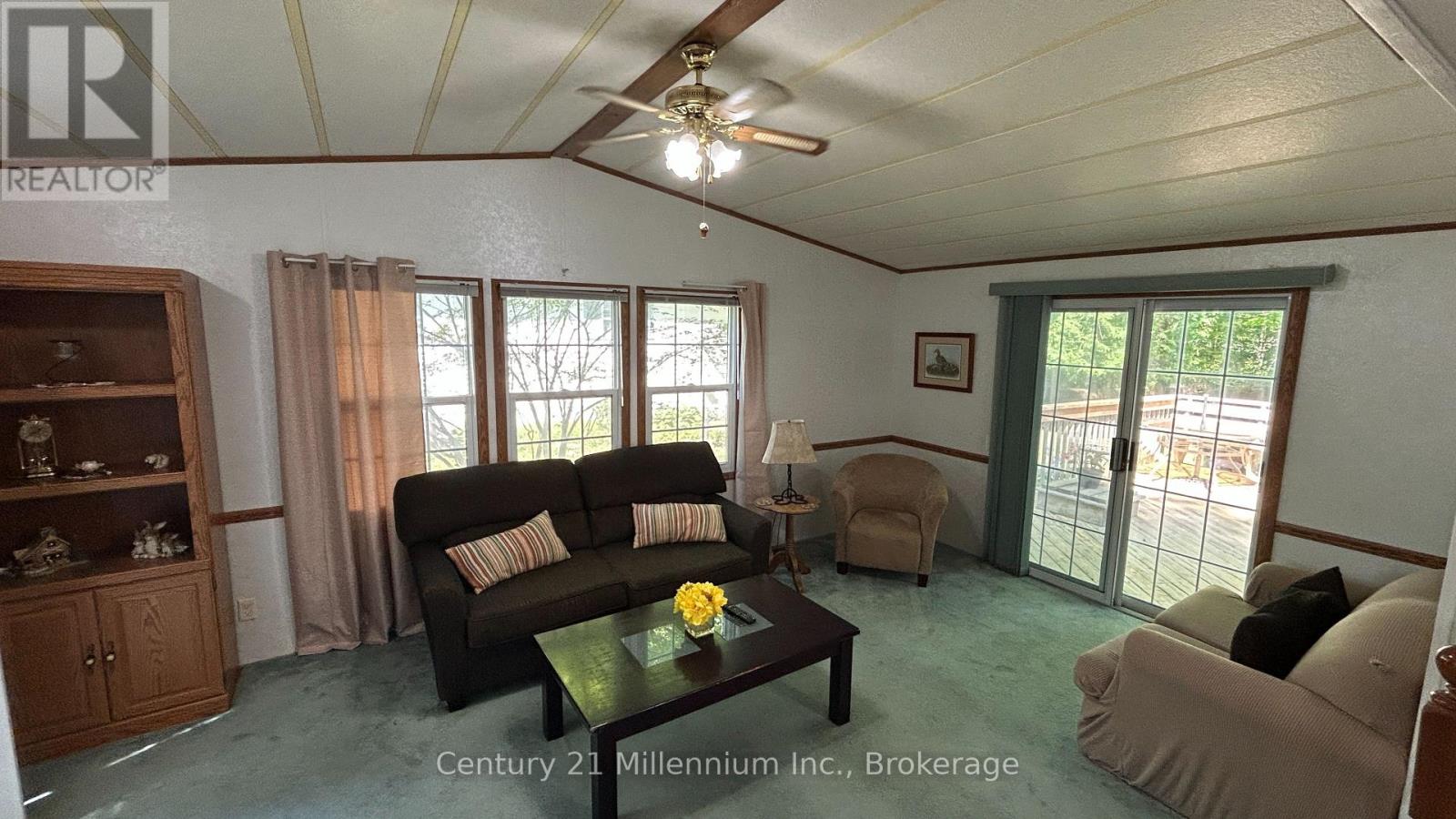 41 The Boardwalk, Wasaga Beach, Ontario  L9Z 3A8 - Photo 4 - S13643950