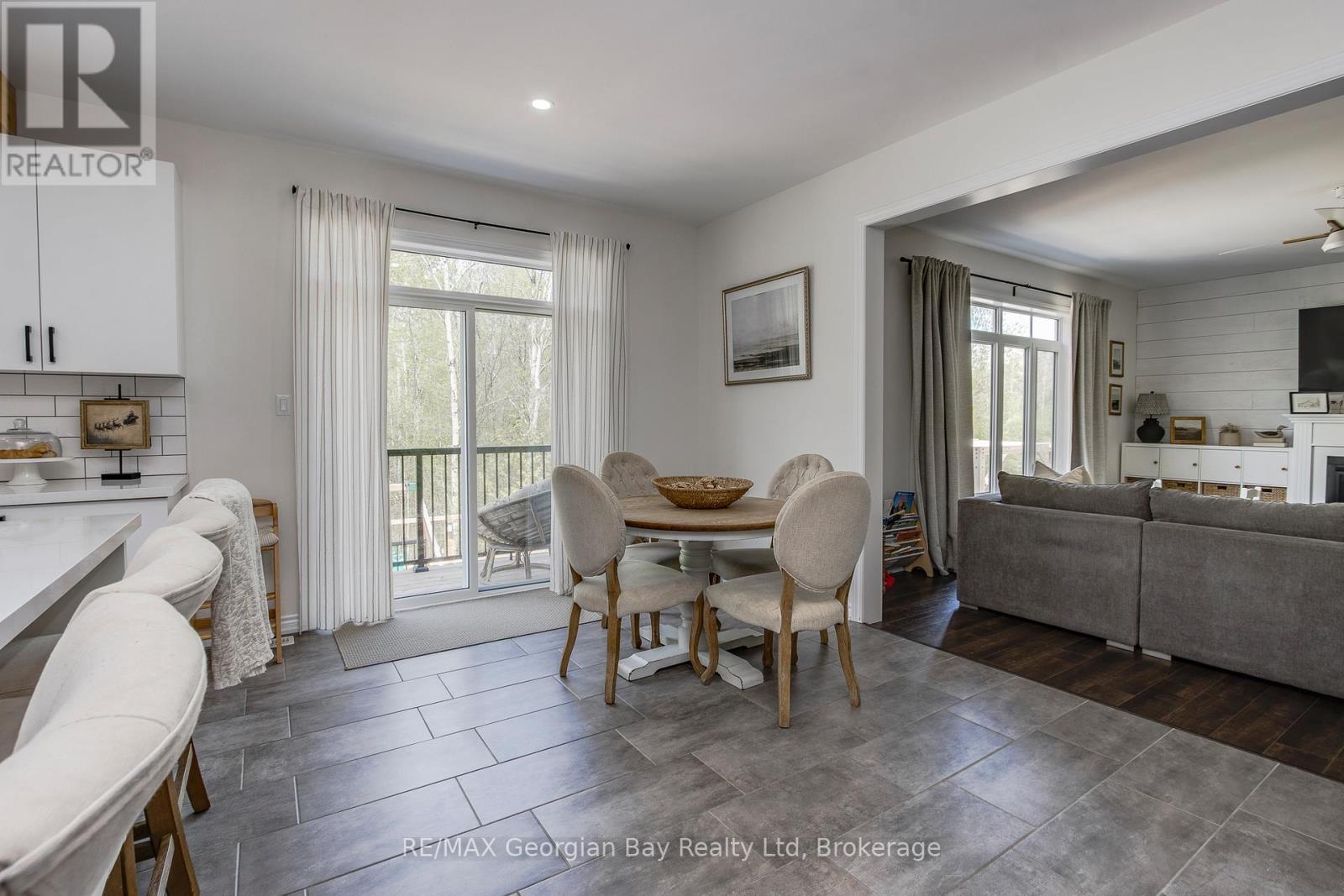 215 Roy Drive, Clearview, Ontario  L0M 1S0 - Photo 14 - S13644054