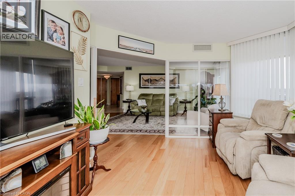 6 Willow Street Unit# 802, Waterloo, Ontario  N2J 4S3 - Photo 16 - 40853366