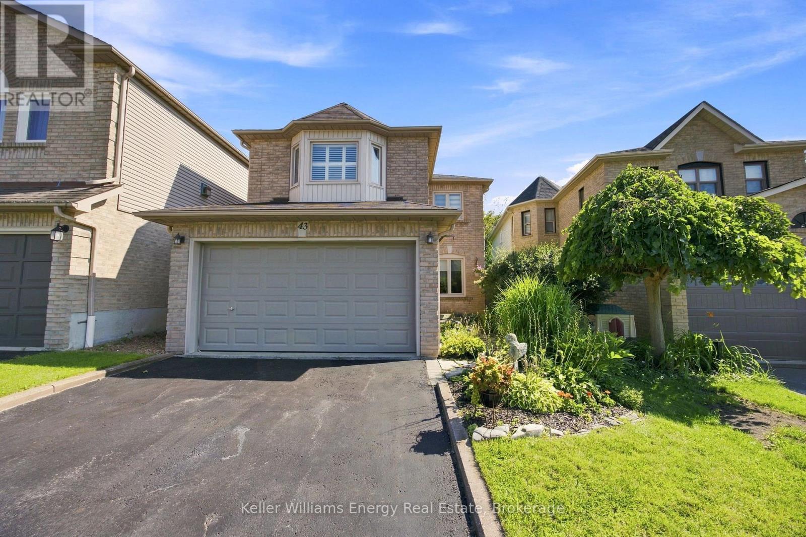 43 KNOTTY PINE DRIVE, Whitby, Ontario