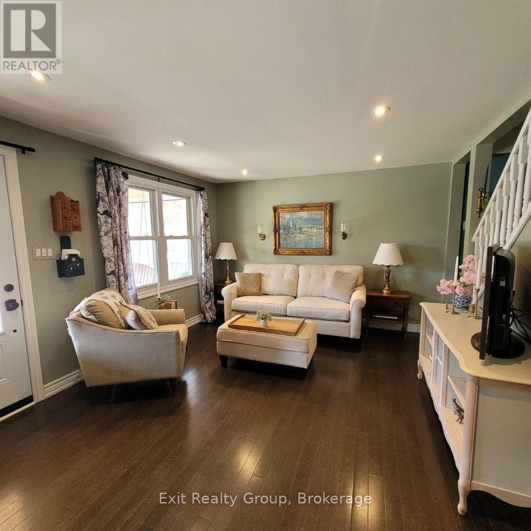 100 Arlington Avenue, Oshawa, Ontario  L1G 2N6 - Photo 8 - E13643808