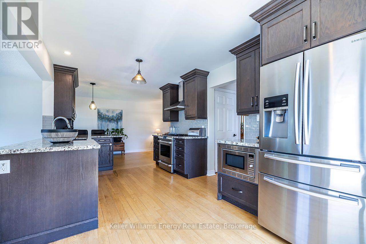 329 Challenger Court, Clarington, Ontario  L1B 1K4 - Photo 15 - E13643870