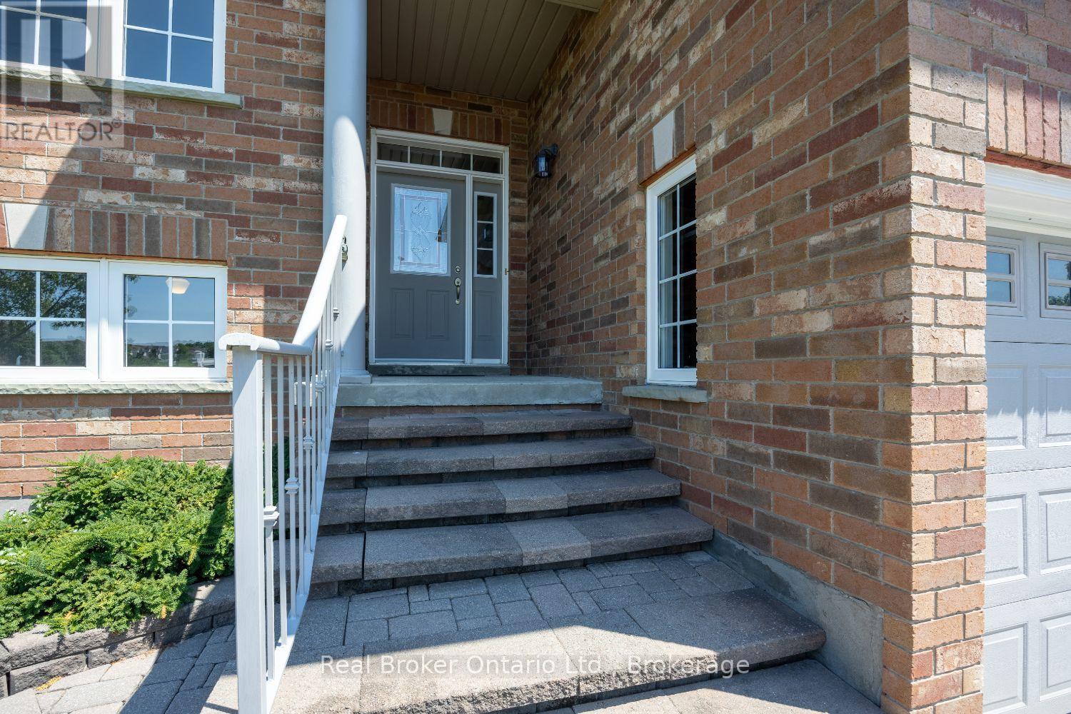 35 Argent Street, Clarington, Ontario  L1C 5K8 - Photo 3 - E13643902