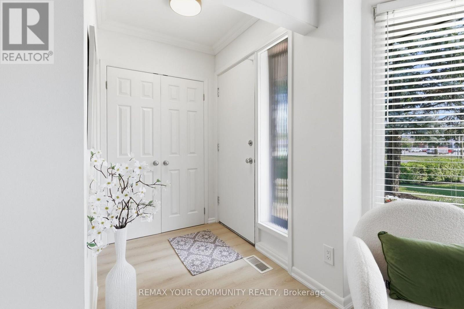 2 Doonaree Drive, Toronto, Ontario  M3A 1M4 - Photo 3 - C13643704