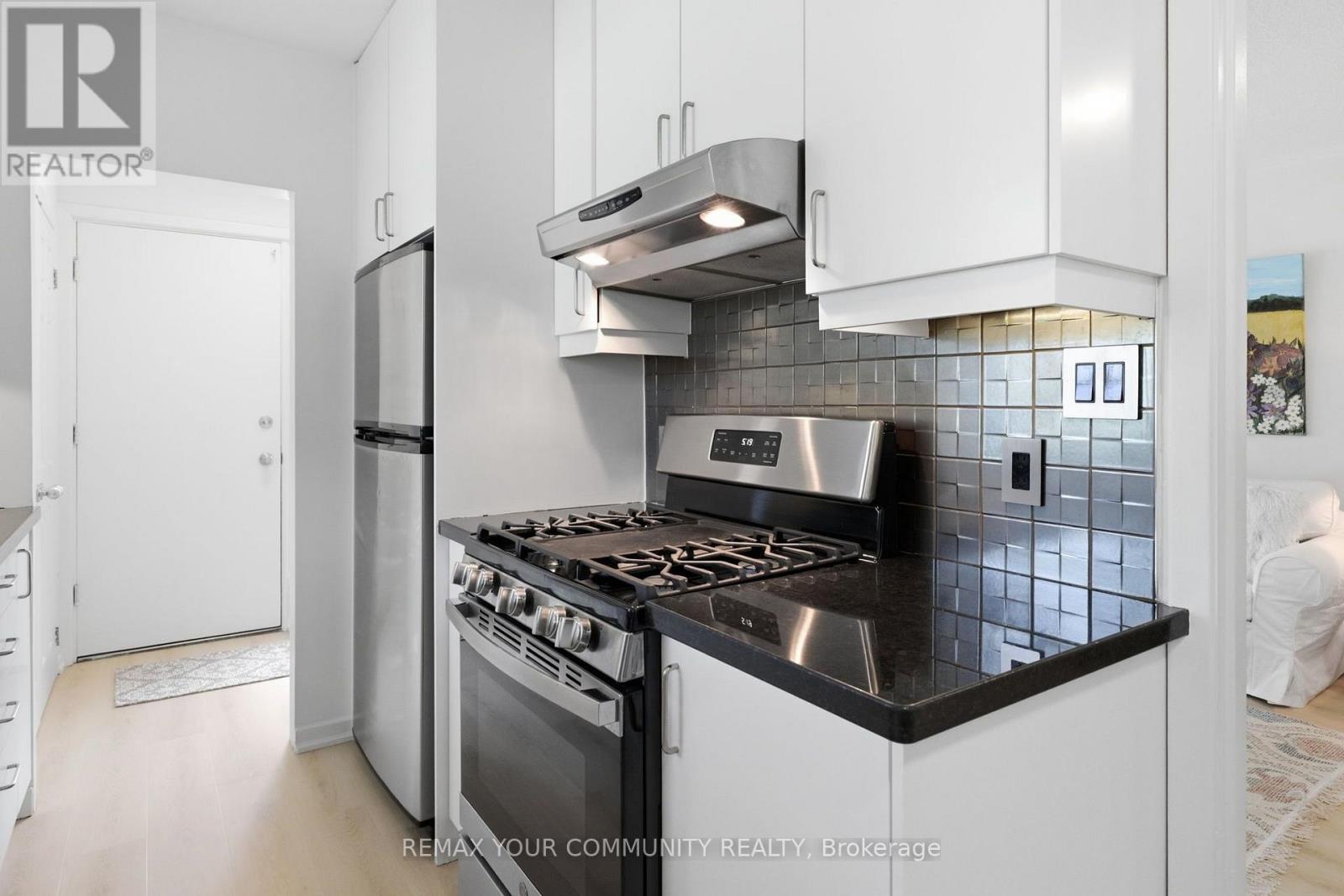 2 Doonaree Drive, Toronto, Ontario  M3A 1M4 - Photo 5 - C13643704