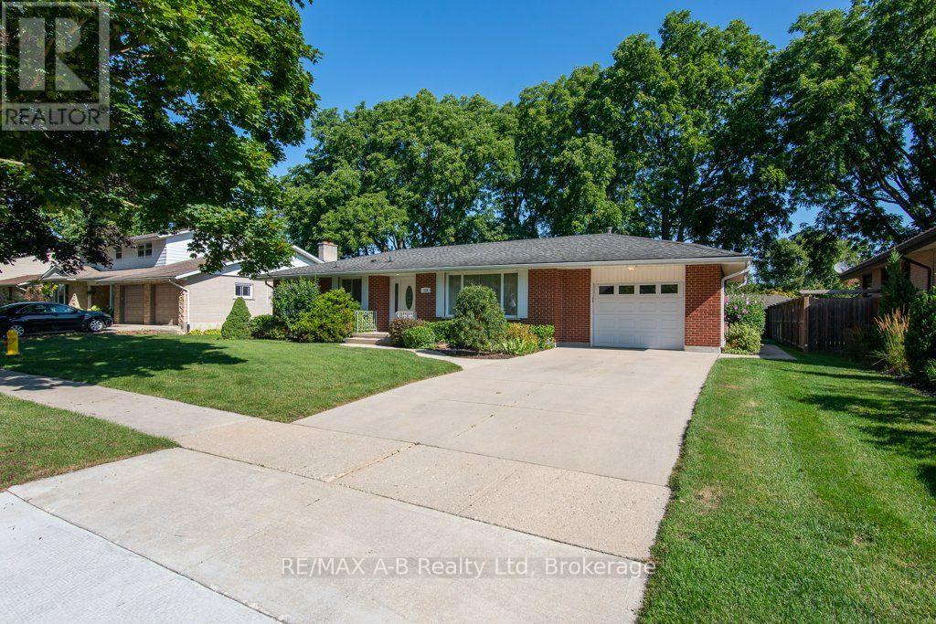 174 Neal Avenue, Stratford, Ontario  N5A 5A8 - Photo 2 - X13643774