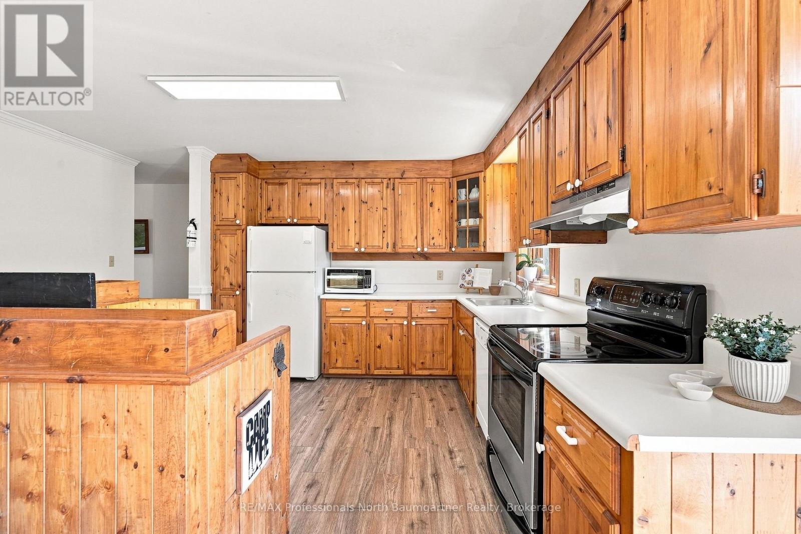 8966 Highway 35, Minden Hills, Ontario  K0M 2L1 - Photo 14 - X13643936