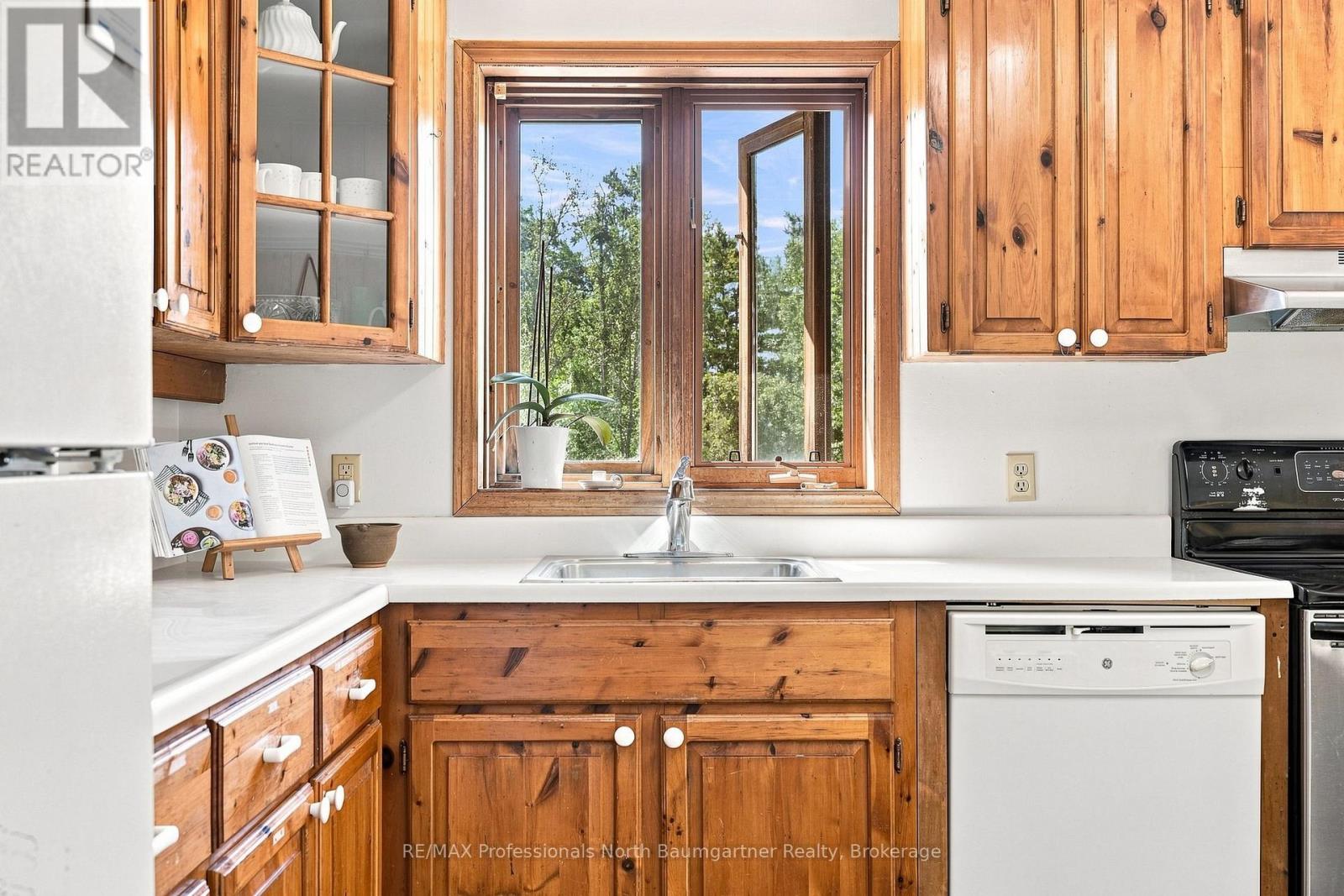 8966 Highway 35, Minden Hills, Ontario  K0M 2L1 - Photo 17 - X13643936