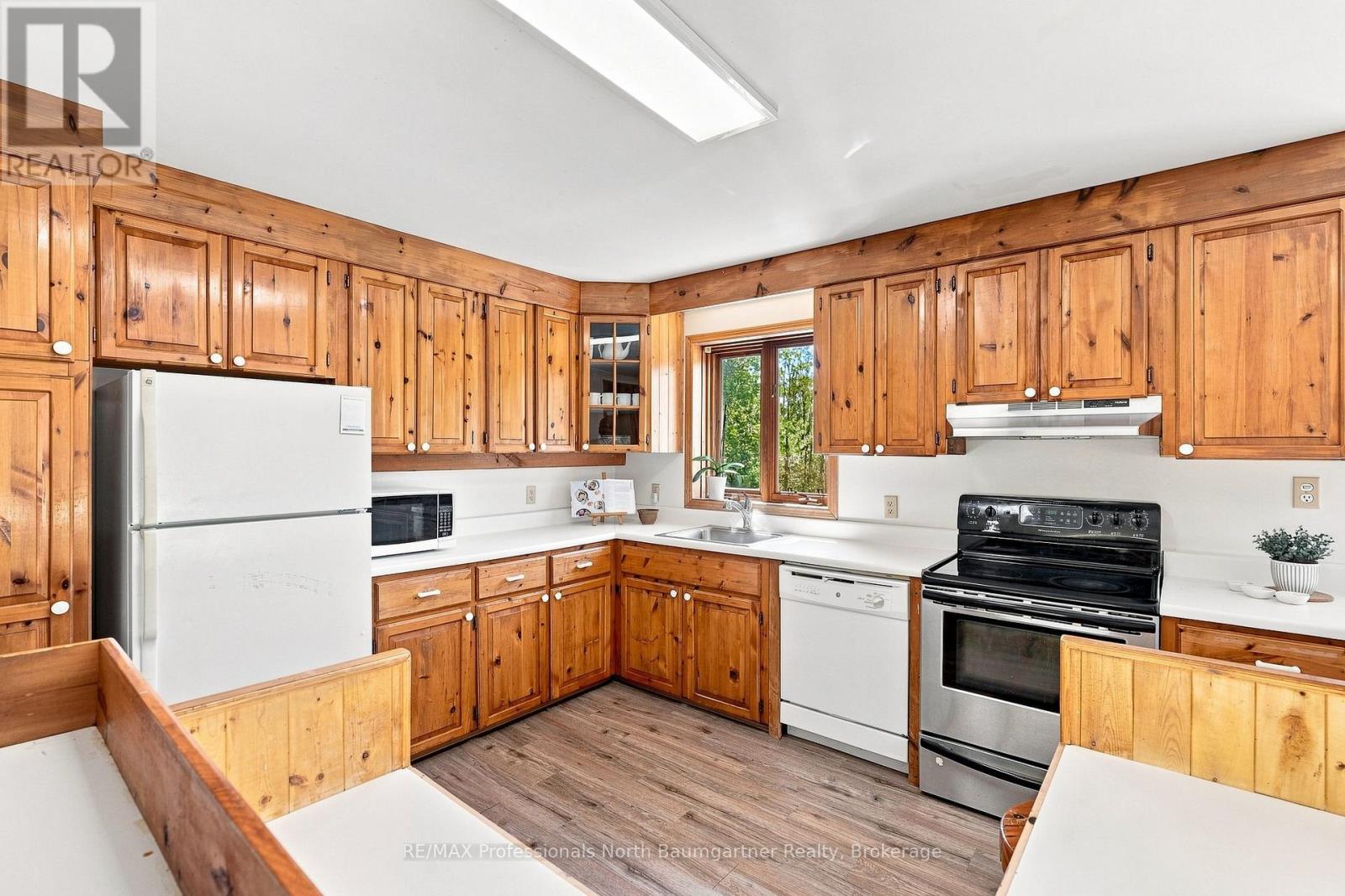 8966 Highway 35, Minden Hills, Ontario  K0M 2L1 - Photo 18 - X13643936