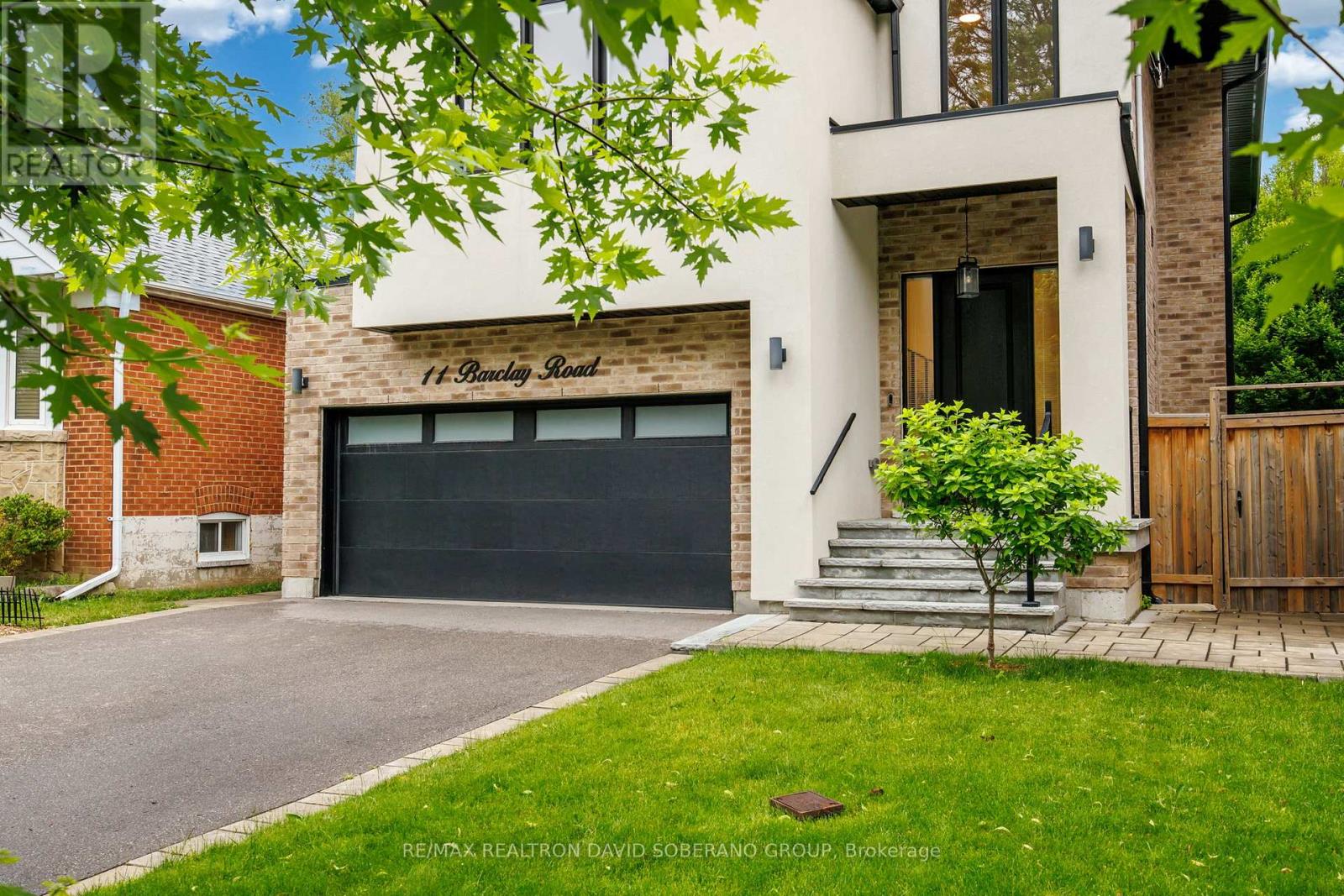 11 Barclay Road, Toronto, Ontario  M3H 3C8 - Photo 2 - C13644020