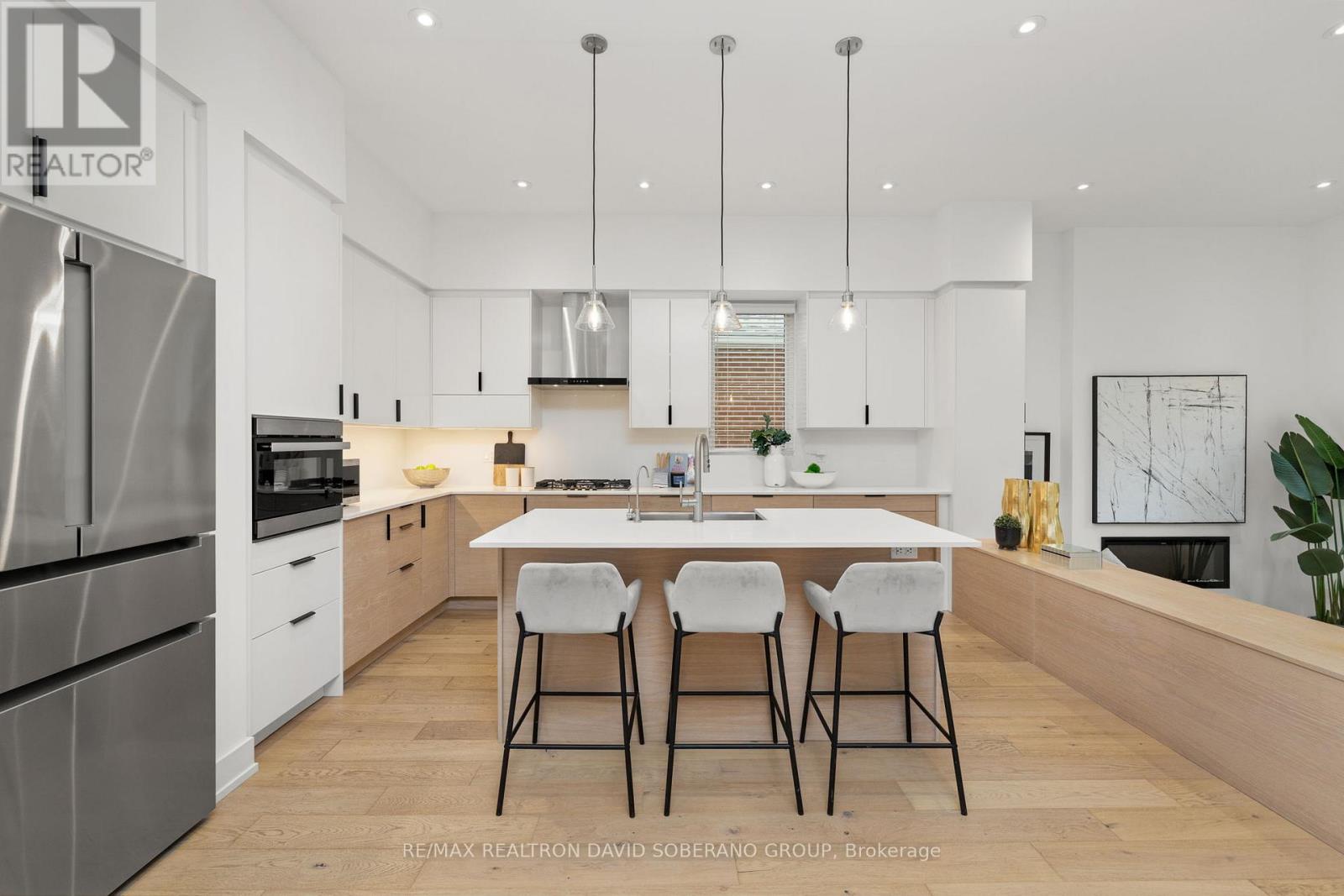 11 Barclay Road, Toronto, Ontario  M3H 3C8 - Photo 5 - C13644020