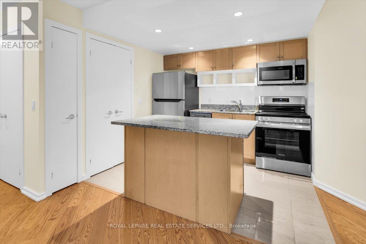 1104 - 208 Queens Quay W, Toronto, Ontario  M5J 2Y5 - Photo 5 - C13644072