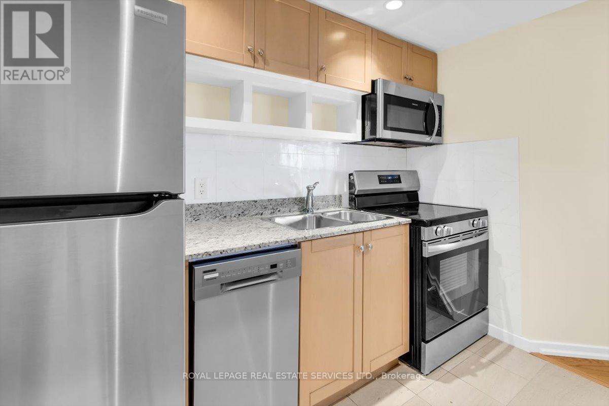 1104 - 208 Queens Quay W, Toronto, Ontario  M5J 2Y5 - Photo 8 - C13644072