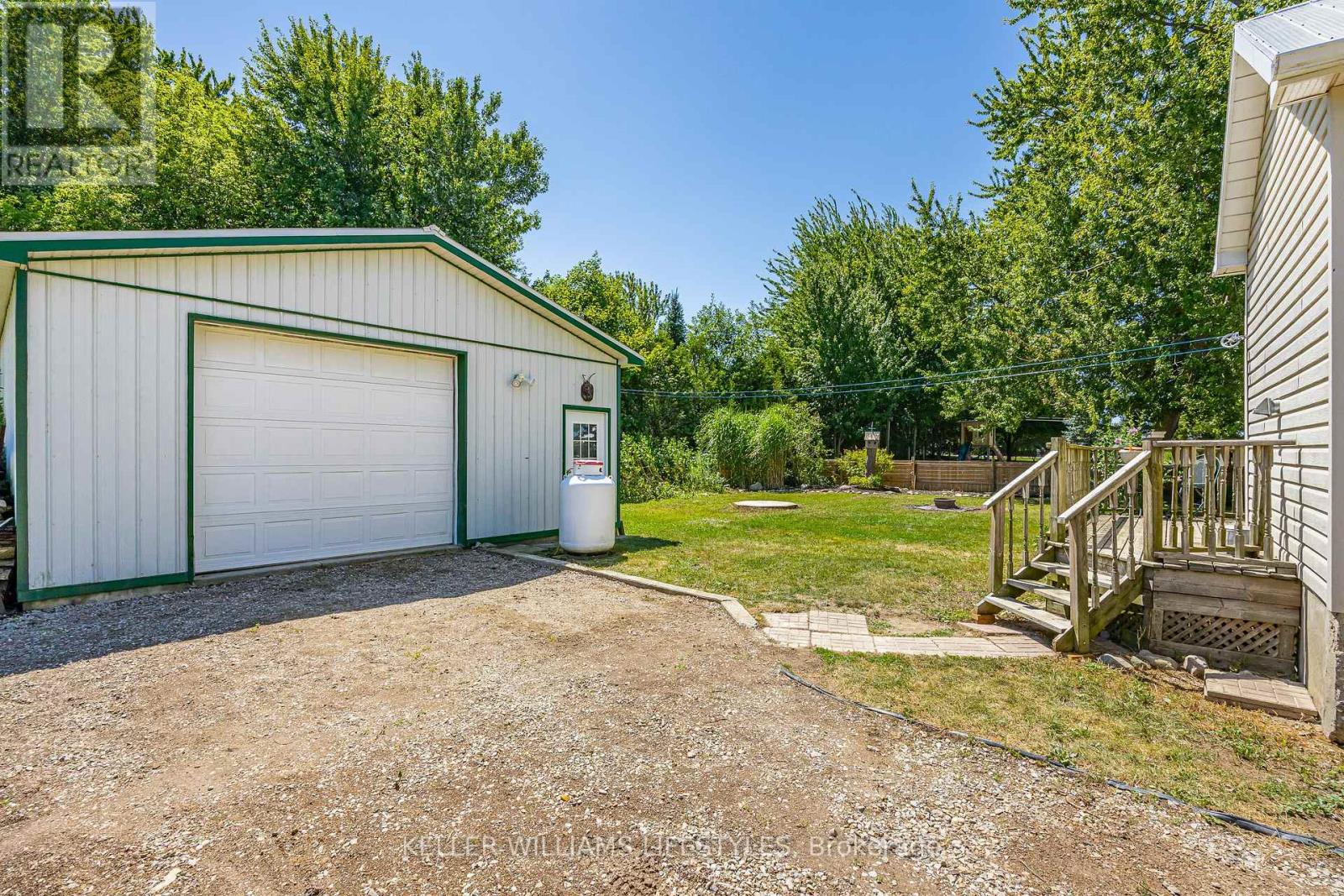 3229 Mcgillivray Drive, North Middlesex, Ontario  N0M 2K0 - Photo 35 - X13643856