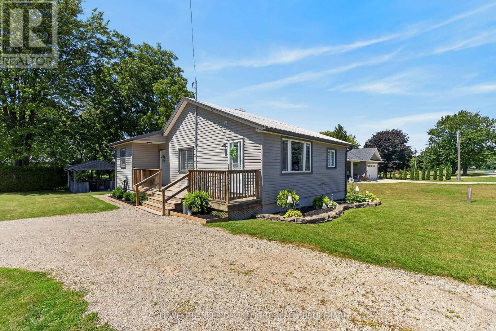 221 Prince Arthur Street, South Huron, Ontario  N0M 1K0 - Photo 2 - X13644062