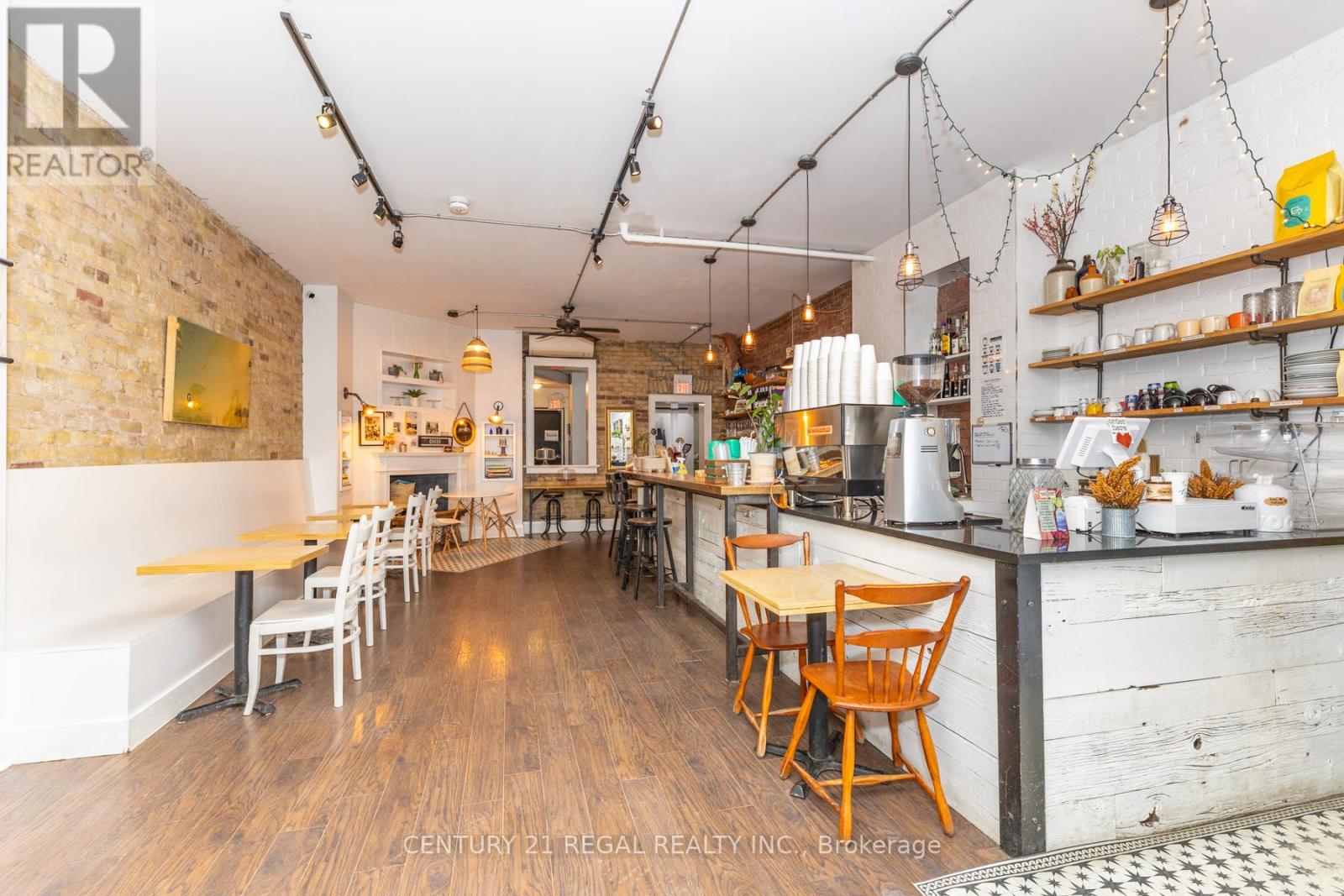 1374 Queen Street E, Toronto, Ontario  M4L 1C9 - Photo 13 - E13643732
