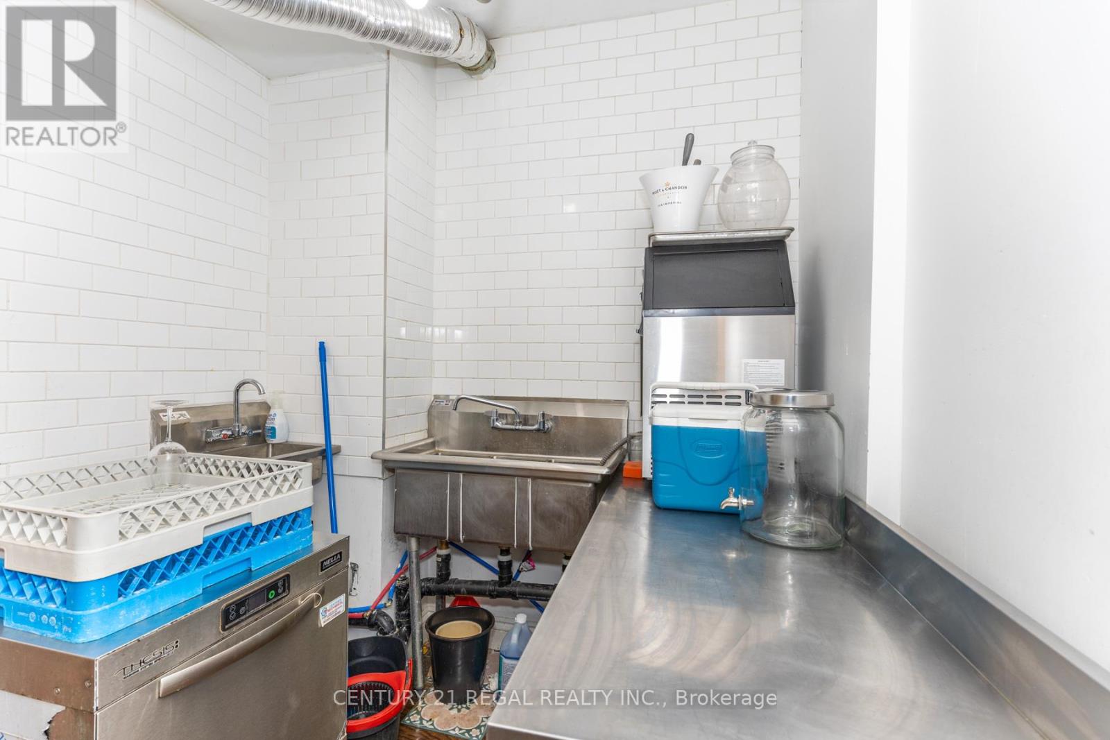 1374 Queen Street E, Toronto, Ontario  M4L 1C9 - Photo 25 - E13643732