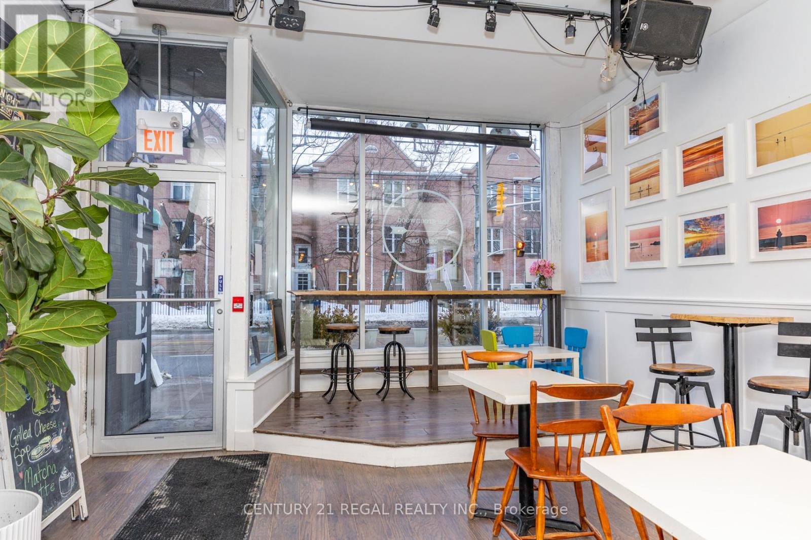 1374 Queen Street E, Toronto, Ontario  M4L 1C9 - Photo 5 - E13643732